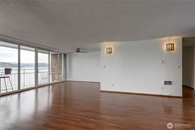 9500 Rainier Avenue S #311, Seattle, WA 98118 - Photo 7