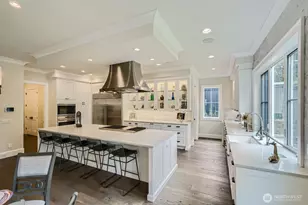 2121 109th Ave SE, Bellevue, WA 98004 - Photo 9