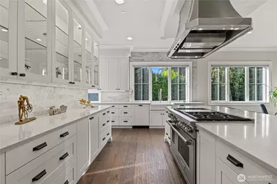 2121 109th Avenue SE, Bellevue, WA 98004 - Photo 13