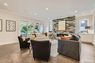 2121 109th Ave SE, Bellevue, WA 98004 - Photo 3