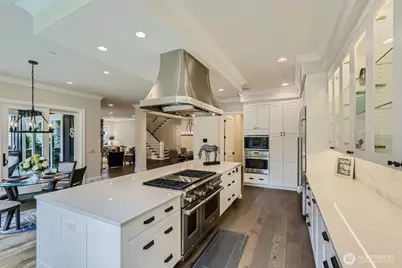 2121 109th Avenue SE, Bellevue, WA 98004 - Photo 11