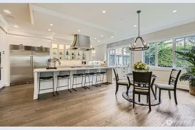 2121 109th Avenue SE, Bellevue, WA 98004 - Photo 11