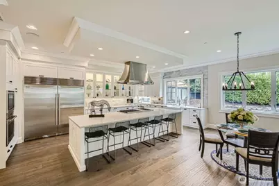 2121 109th Avenue SE, Bellevue, WA 98004 - Photo 7