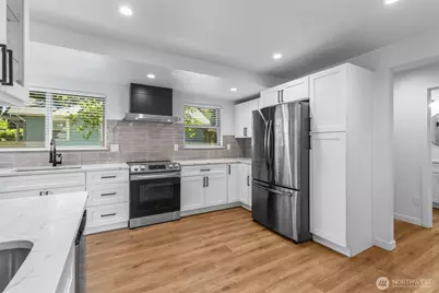 2125 N 90th Street, Seattle, WA 98103 - Photo 9
