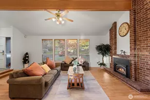 13405 SE 56th Pl, Bellevue, WA 98006 - Photo 7