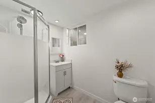 13405 SE 56th Pl, Bellevue, WA 98006 - Photo 31