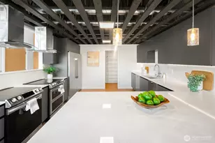 656 Howe St, Seattle, WA 98109 - Photo 11