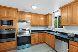 1302 N Woodlawn St, Tacoma, WA 98406 - Photo 11