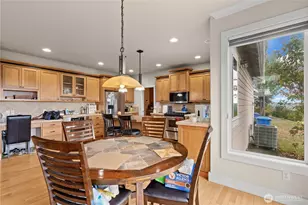 10705 176th Ave E, Bonney Lake, WA 98391 - Photo 39