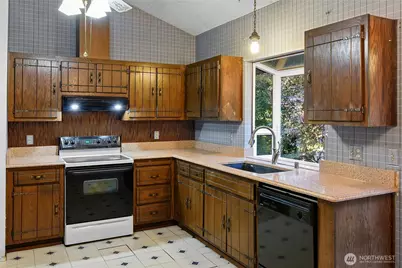 5755 Blakely Avenue NE, Bainbridge Island, WA 98110 - Photo 5