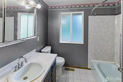 5755 Blakely Avenue NE, Bainbridge Island, WA 98110 - Photo 17