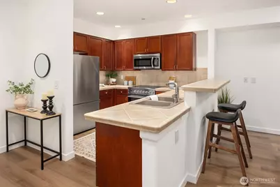 11004 NE 11th Street #407, Bellevue, WA 98004 - Photo 3