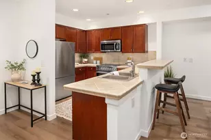 11004 NE 11th St, Bellevue, WA 98004 - Photo 3