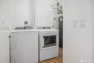 11004 NE 11th St, Bellevue, WA 98004 - Photo 21