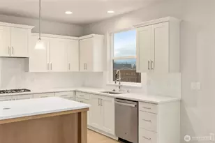 20402 150th St E, Bonney Lake, WA 98391 - Photo 11