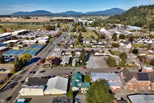 118 E Victoria Ave, Burlington, WA 98233 - Photo 9