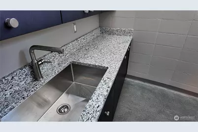 1881 S Burlington Boulevard, Burlington, WA 98233 - Photo 9