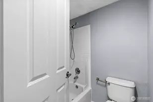 1321 S Puget Dr, Renton, WA 98055 - Photo 25