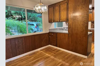 8505 NE 27th Place, Clyde Hill, WA 98004 - Photo 9