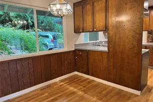 8505 NE 27th Pl, Clyde Hill, WA 98004 - Photo 9