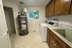 8505 NE 27th Pl, Clyde Hill, WA 98004 - Photo 31