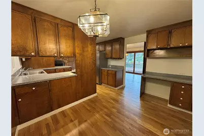 8505 NE 27th Place, Clyde Hill, WA 98004 - Photo 11