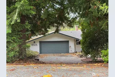 8505 NE 27th Place, Clyde Hill, WA 98004 - Photo 1
