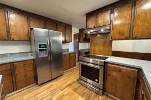 8505 NE 27th Pl, Clyde Hill, WA 98004 - Photo 7