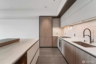 838 Avenue Square NE #1103, Bellevue, WA 98004 - Photo 9