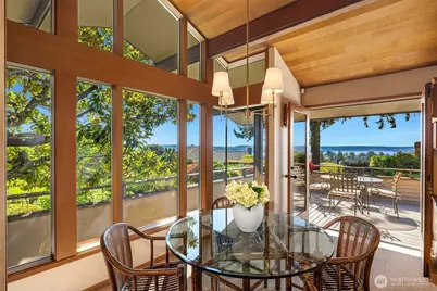 9501 NE 13th Street, Clyde Hill, WA 98004 - Photo 19