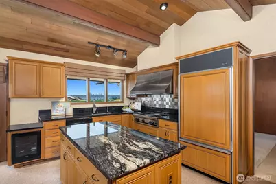 9501 NE 13th Street, Clyde Hill, WA 98004 - Photo 17