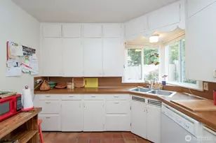 216 E 10th St, Port Angeles, WA 98362 - Photo 9