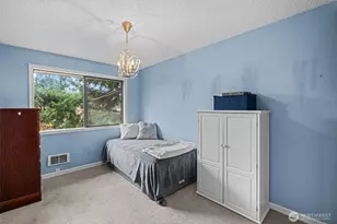 750 N 143rd St, Seattle, WA 98133 - Photo 9