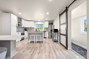 1027 21st St, Bellingham, WA 98225 - Photo 13