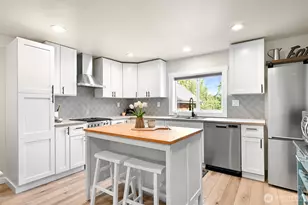 1027 21st St, Bellingham, WA 98225 - Photo 9