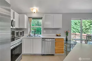 5329 S Vista Dr E, Bonney Lake, WA 98391 - Photo 11