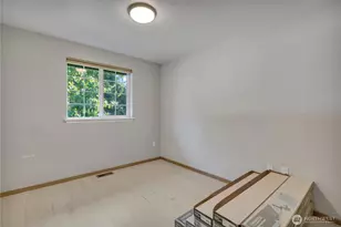 5329 S Vista Dr E, Bonney Lake, WA 98391 - Photo 15