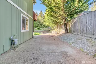 5329 S Vista Dr E, Bonney Lake, WA 98391 - Photo 23