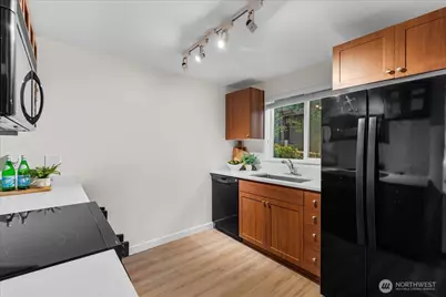 14206 NE 181st Place #L102, Woodinville, WA 98072 - Photo 9