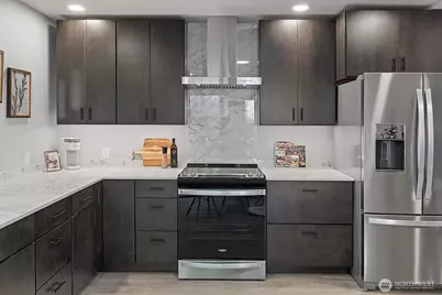 13724 22nd Avenue NE, Seattle, WA 98125 - Photo 9