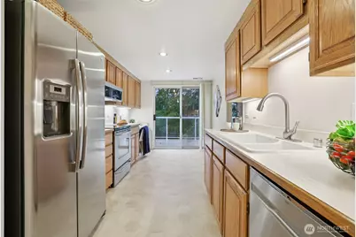 22561 SE 42nd Terrace #2211, Issaquah, WA 98029 - Photo 17