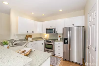 5500 Harbour Pointe Boulevard #B202, Mukilteo, WA 98275 - Photo 7