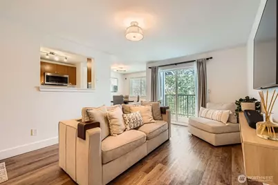 14002 NE 181st Place #A302, Woodinville, WA 98072 - Photo 5
