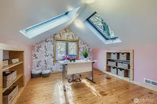 10345 Ashworth Ave N, Seattle, WA 98133 - Photo 19