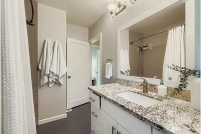 10345 Ashworth Avenue N, Seattle, WA 98133 - Photo 15