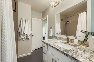 10345 Ashworth Ave N, Seattle, WA 98133 - Photo 15