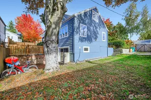 10345 Ashworth Ave N, Seattle, WA 98133 - Photo 25