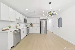 32 E Mountain View Rd, Camano Island, WA 98282 - Photo 11