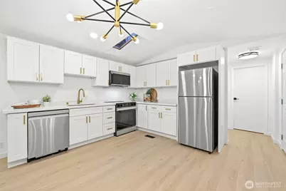 32 E Mountain View Rd, Camano Island, WA 98282 - Photo 9