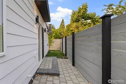 822 B S Sullivan Street, Seattle, WA 98108 - Photo 21